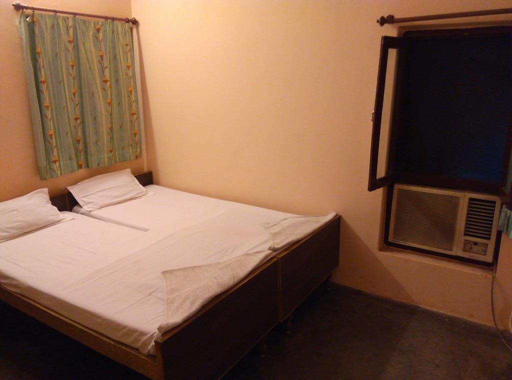 Mishra Guest House Варанаси Экстерьер фото